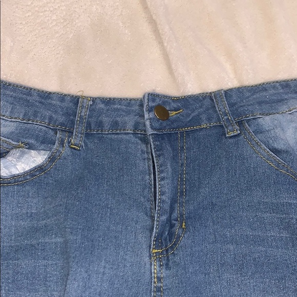 Ripped Jeans - Picture 3 of 3